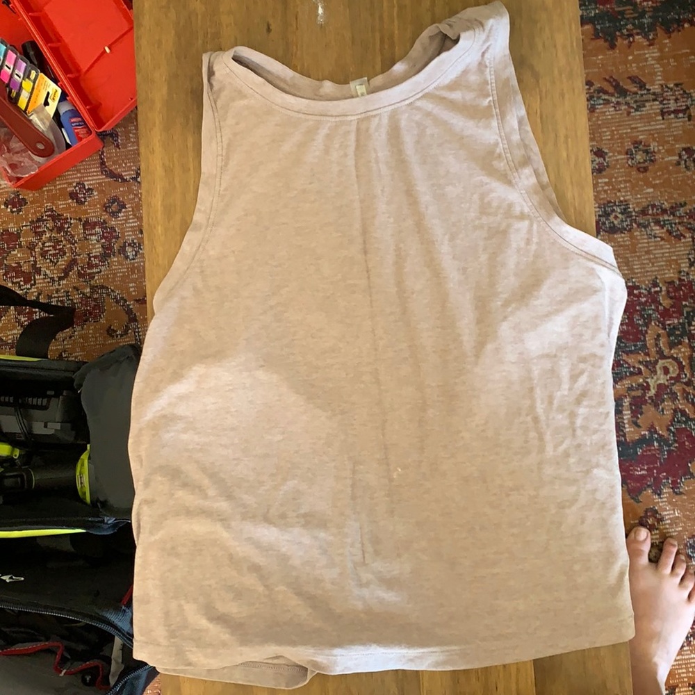 Beyond Yoga featherweight muscle tank size small dusty rose/beige